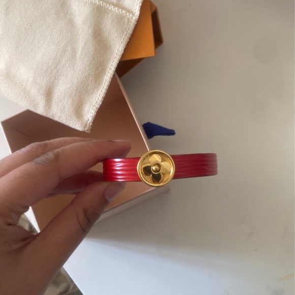 Louis Vuitton Red Leather Epi Bracelet authentic with Gold Detail box included - Picture 2 of 7